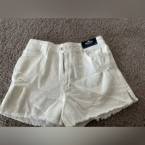 Brand New Hollister Cream High-Rise Shorts